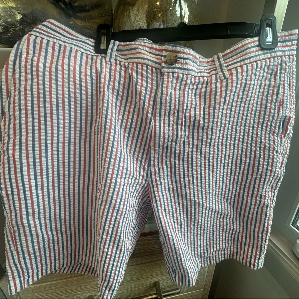 Vineyard Vines Men's Seersucker Shorts - Red, White & Blue Stripes - Picture 1 of 6